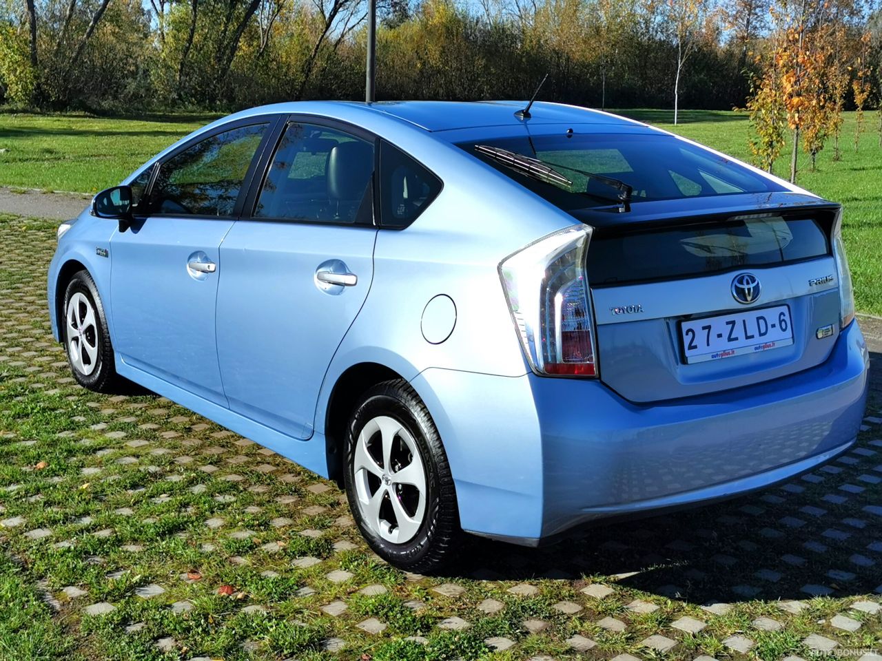 Toyota Prius | 3