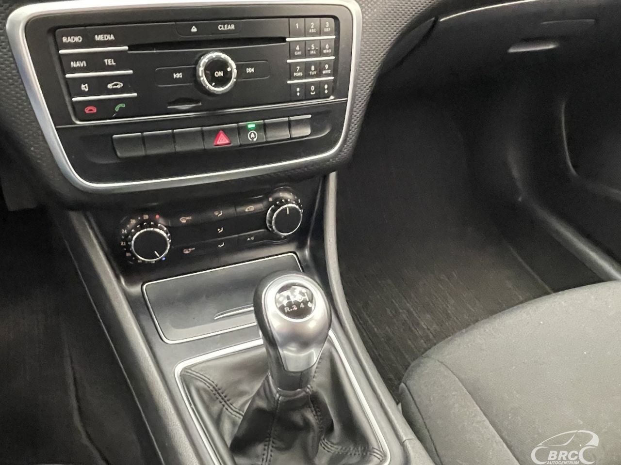 Mercedes-Benz A180 | 24