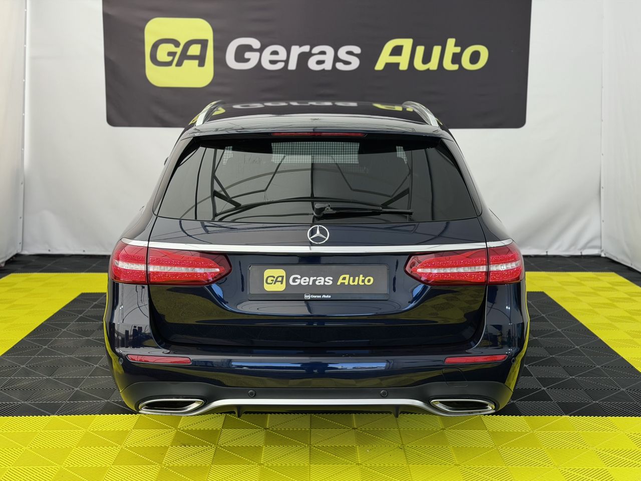 Mercedes-Benz E400 | 4