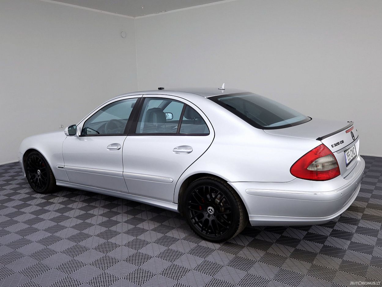 Mercedes-Benz E320 | 3