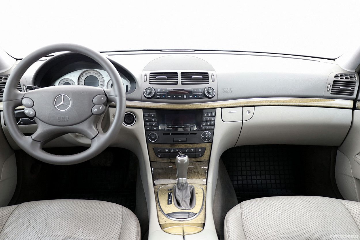 Mercedes-Benz E320 | 4