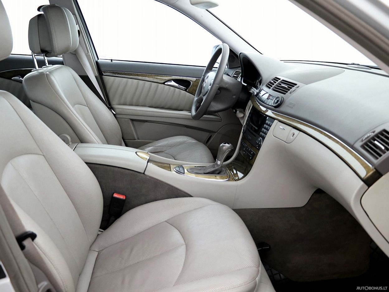 Mercedes-Benz E320 | 5