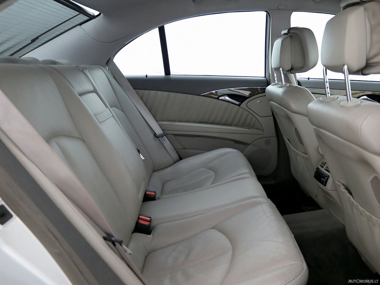 Mercedes-Benz E320 | 6