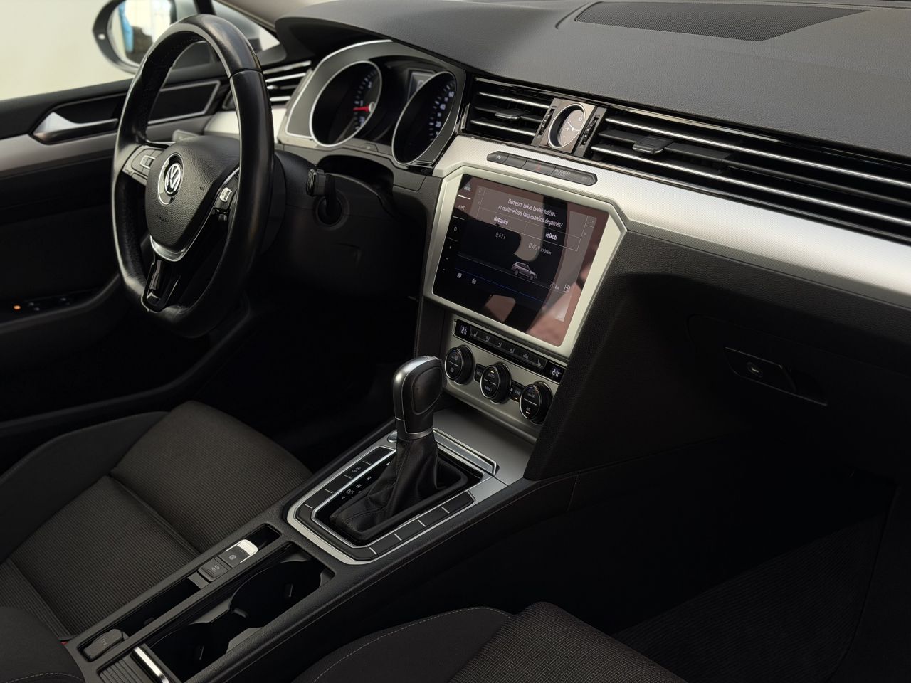 Volkswagen Passat | 12