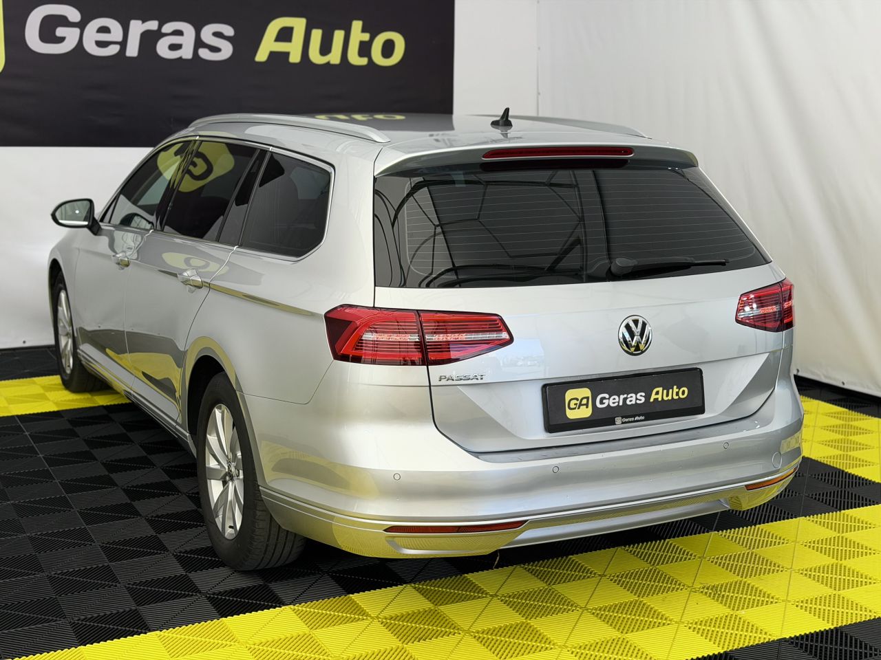 Volkswagen Passat | 4