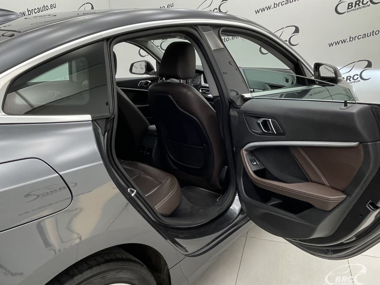 BMW 218 | 12