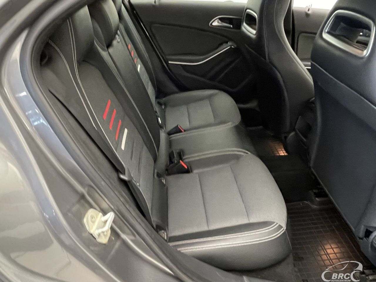 Mercedes-Benz A160 | 10