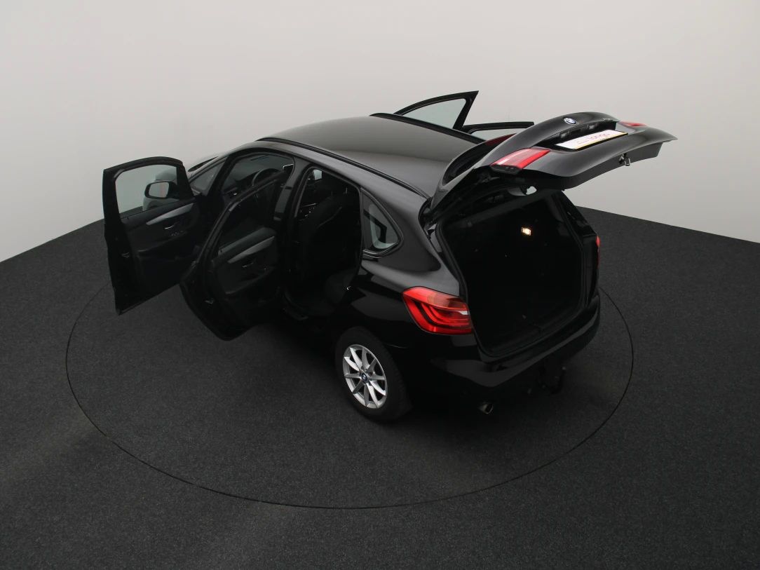 BMW 218 | 12