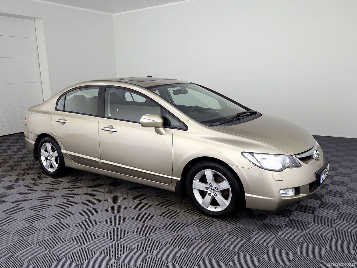 Honda Civic, 1.8 l., saloon