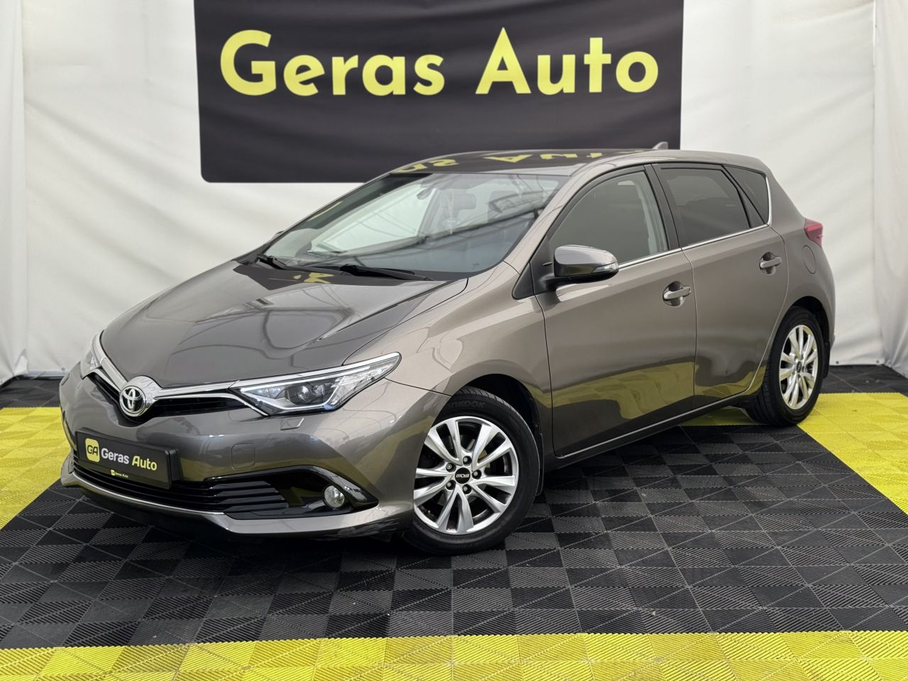 Toyota Auris, Хэтчбек