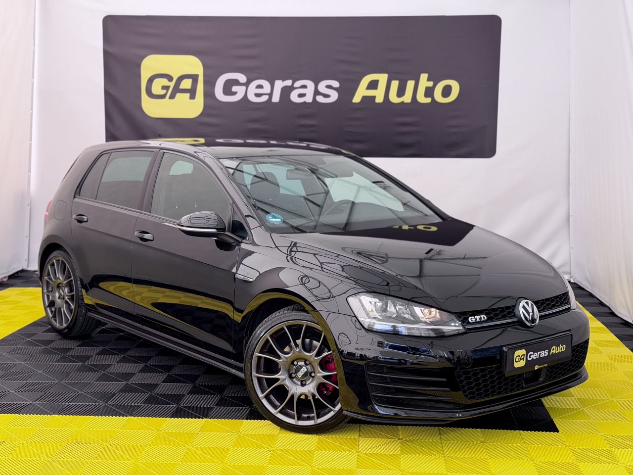 Volkswagen Golf | 2