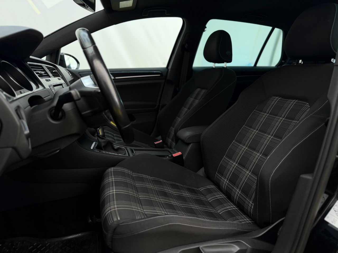 Volkswagen Golf | 9