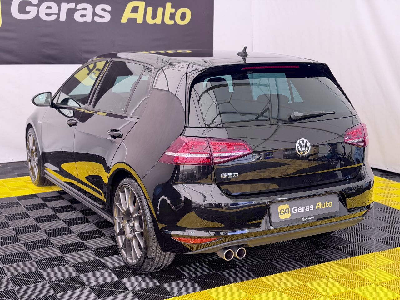 Volkswagen Golf | 5