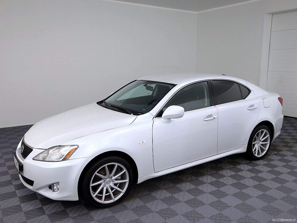 Lexus IS 220 | 1