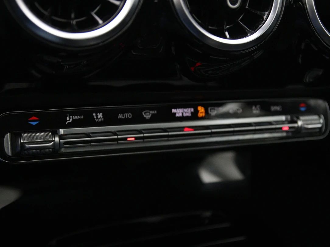 Mercedes-Benz CLA200 | 16