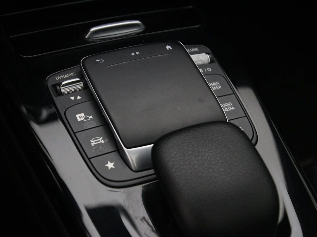 Mercedes-Benz CLA200 | 30