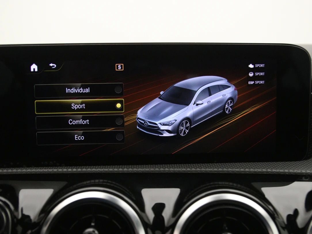 Mercedes-Benz CLA200 | 32