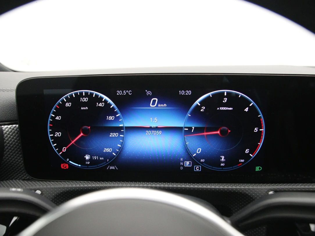 Mercedes-Benz CLA200 | 15