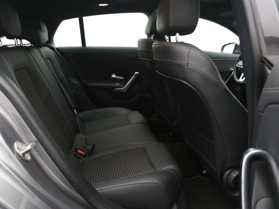 Mercedes-Benz CLA200 | 11