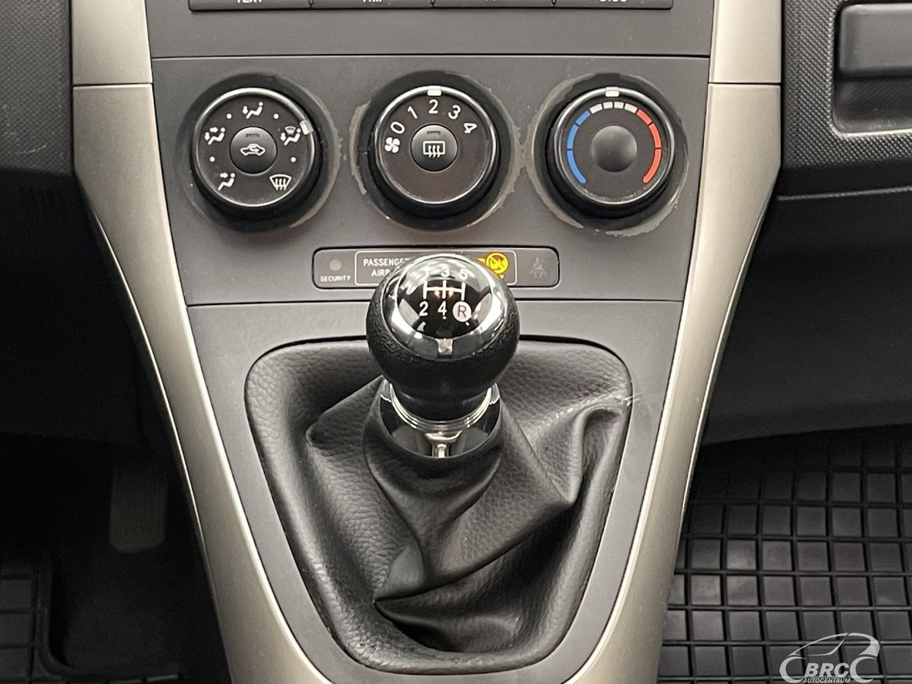 Toyota Auris | 15