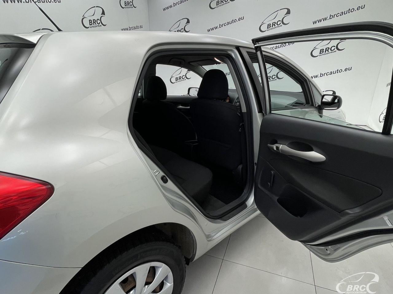 Toyota Auris | 11