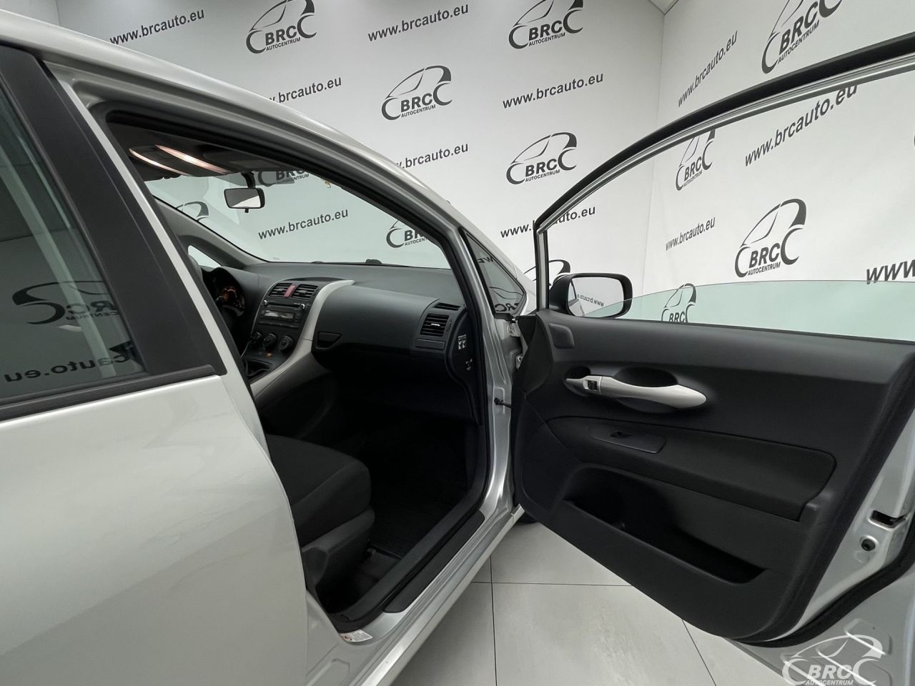 Toyota Auris | 7