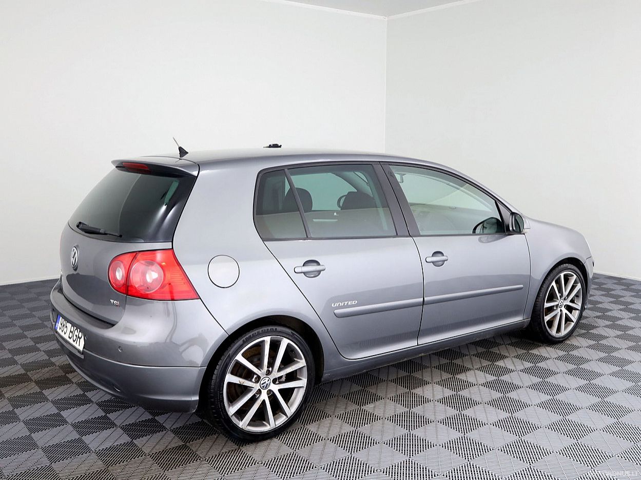 Volkswagen Golf | 2
