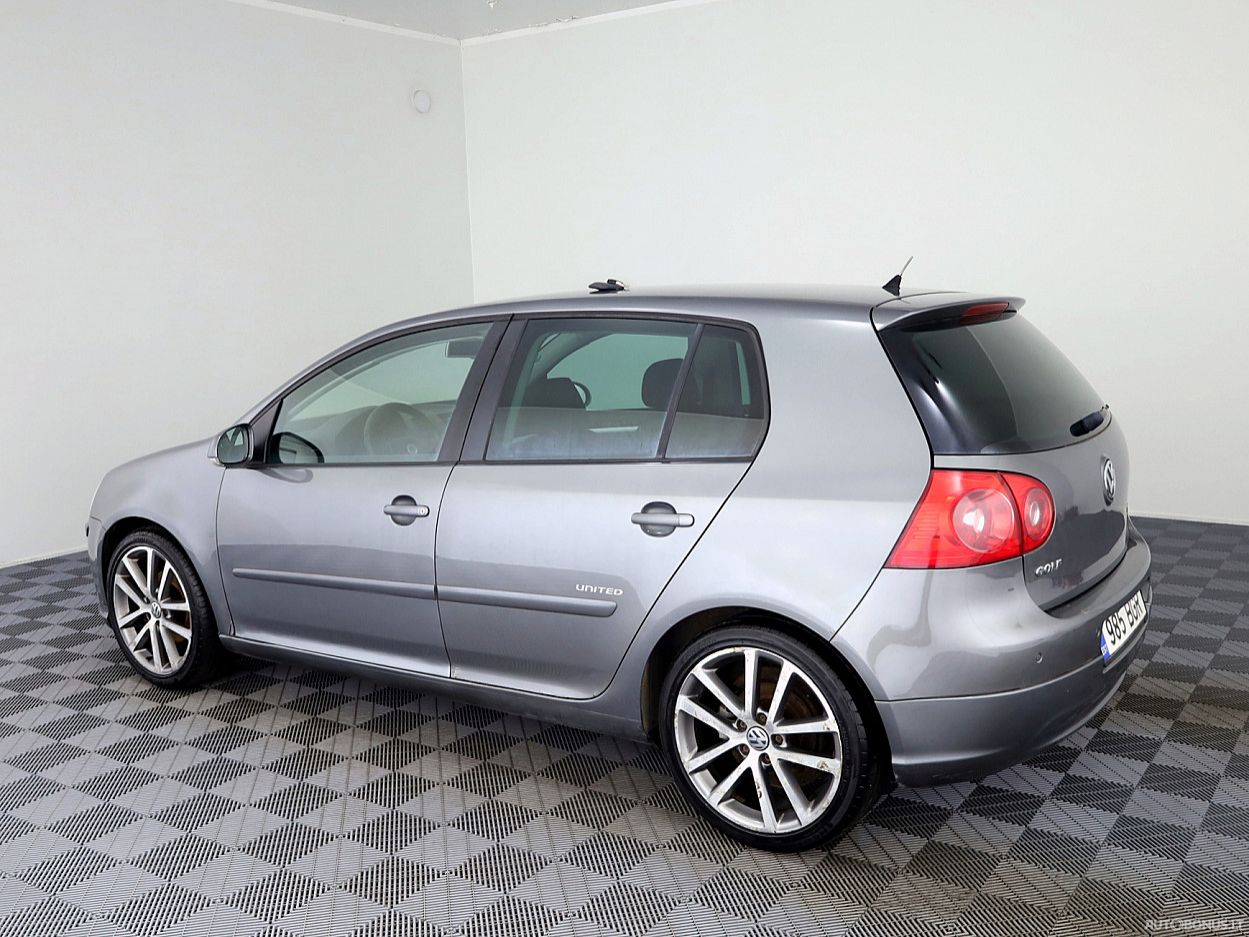 Volkswagen Golf | 3