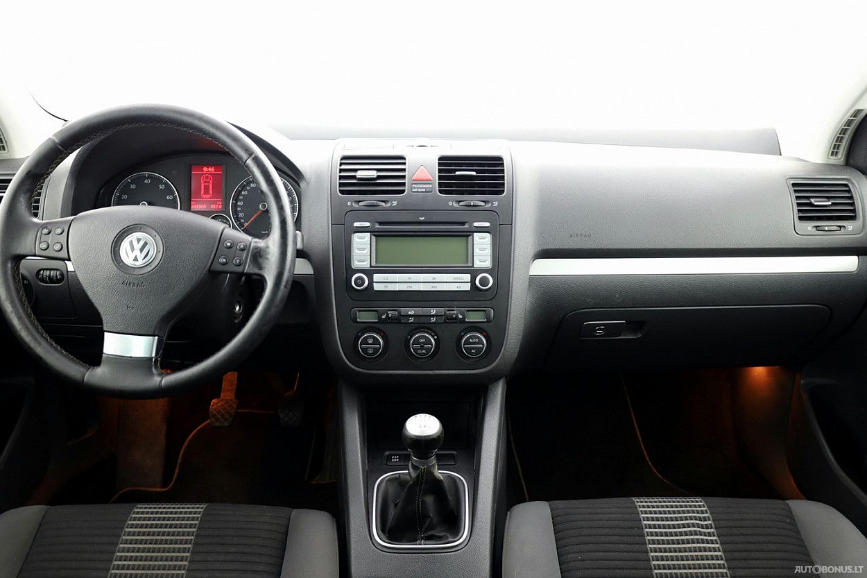 Volkswagen Golf | 4
