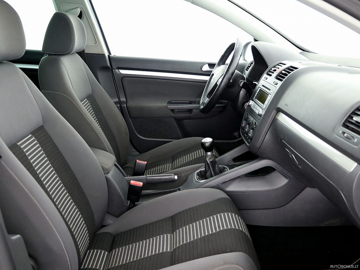 Volkswagen Golf | 5