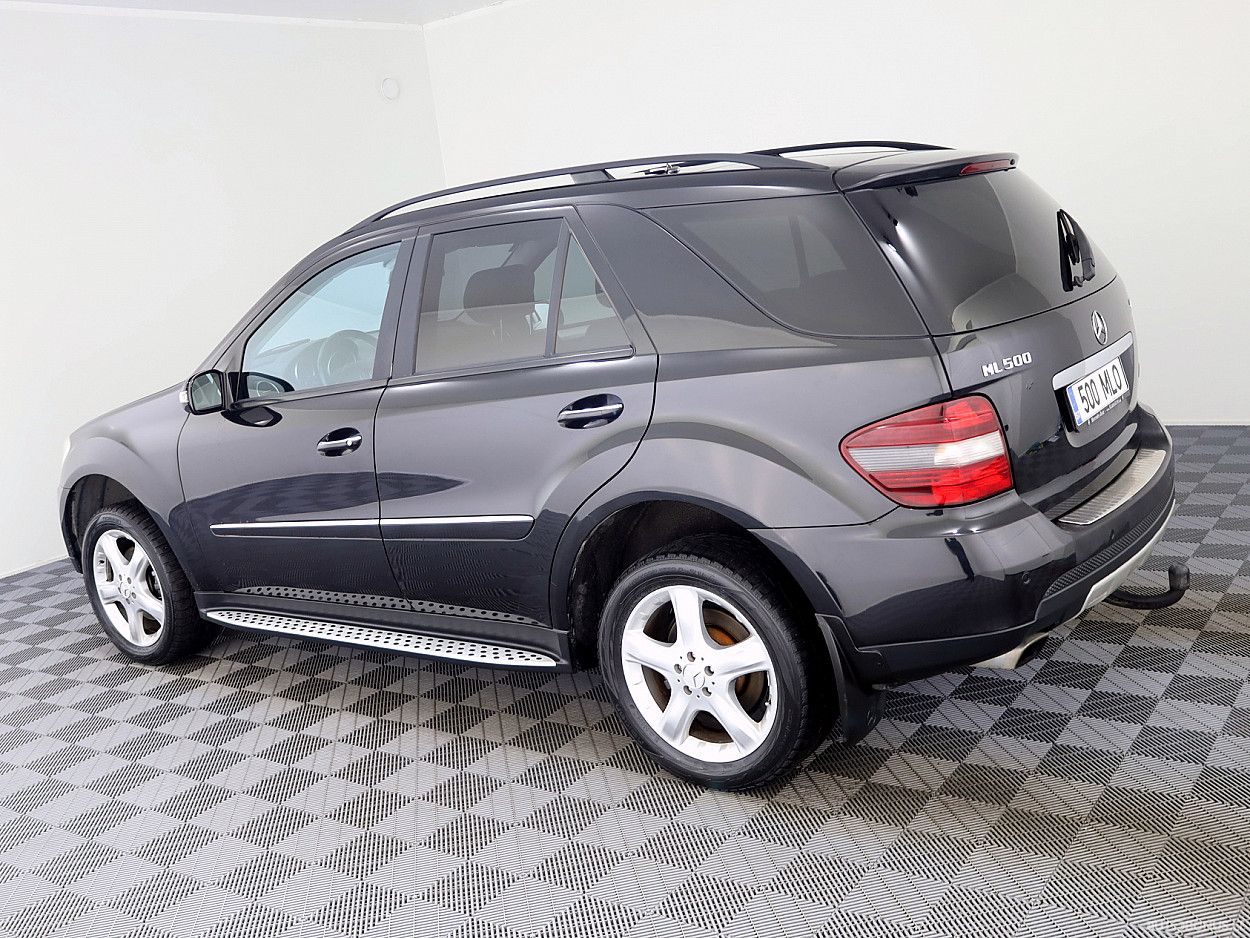 Mercedes-Benz ML350 | 3
