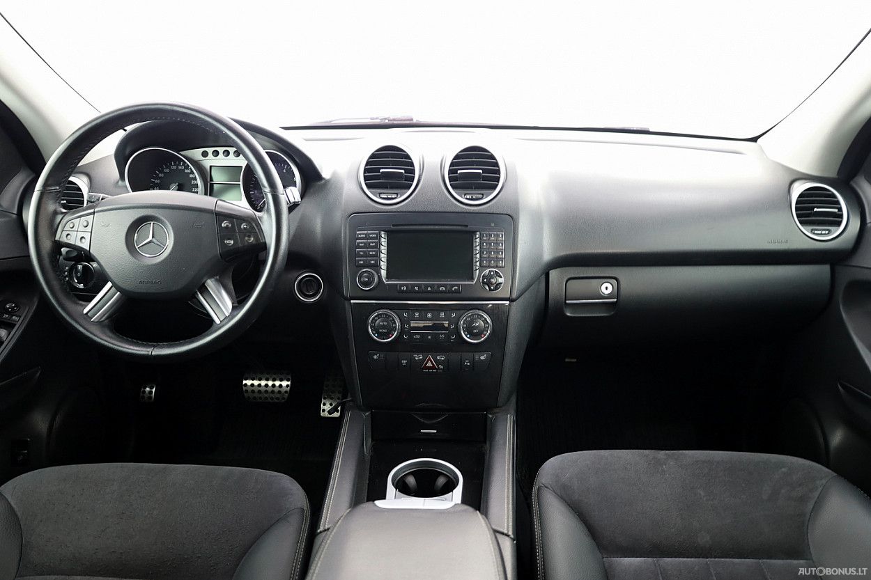 Mercedes-Benz ML350 | 4