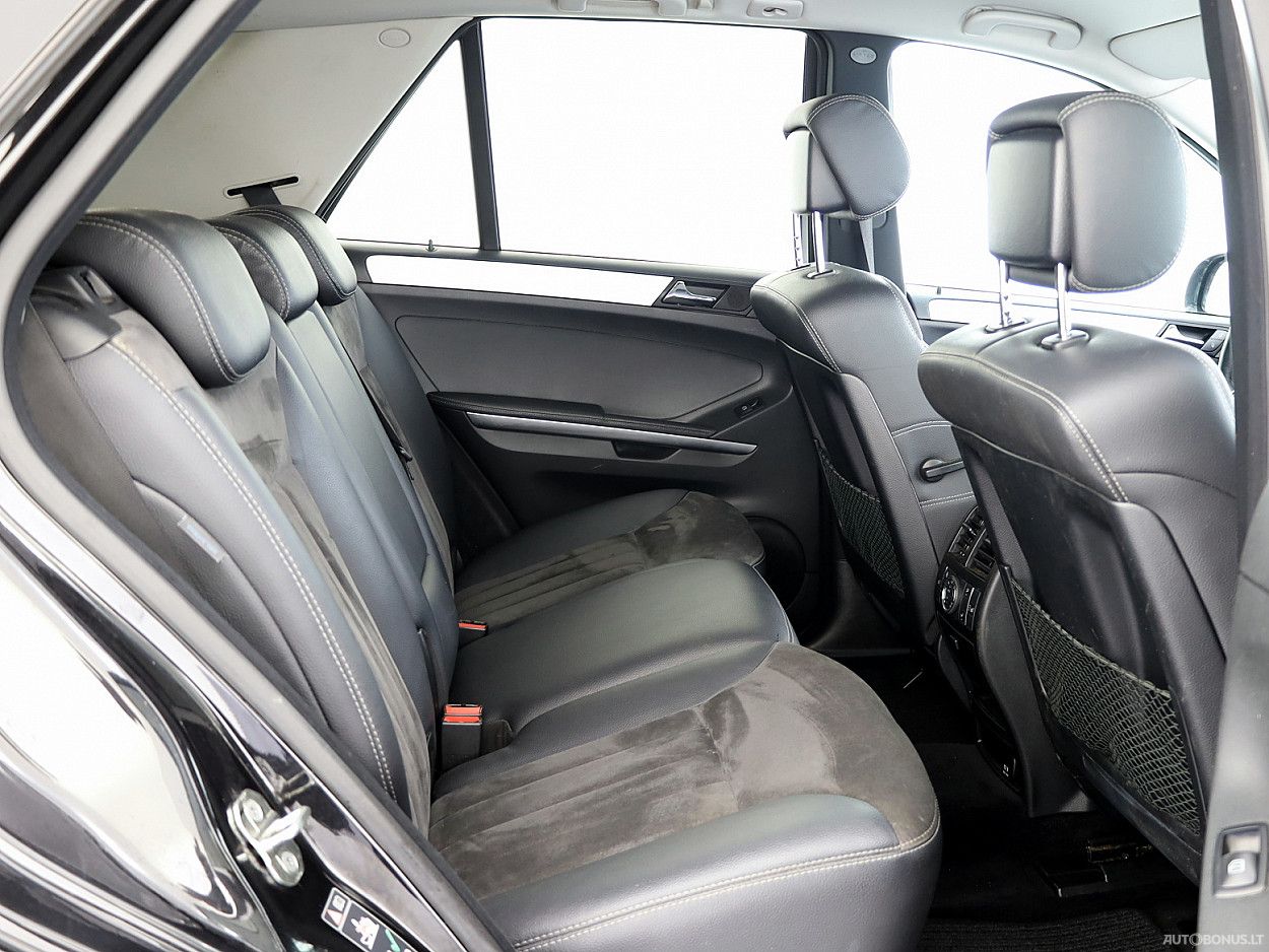 Mercedes-Benz ML350 | 6