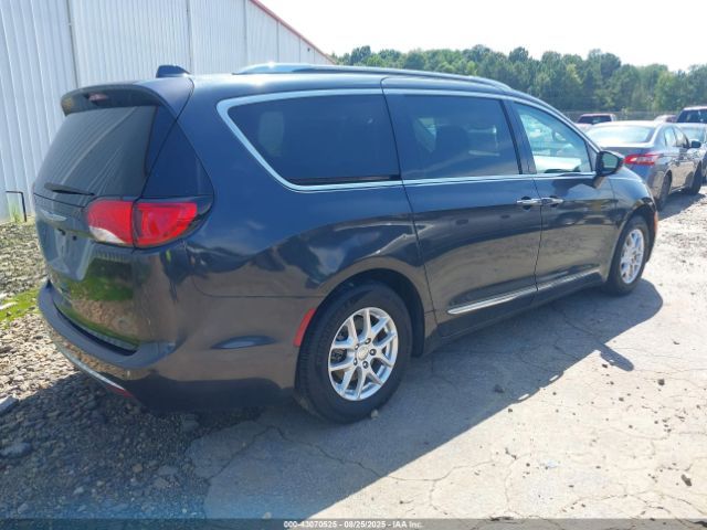 Chrysler Pacifica | 2