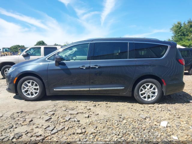 Chrysler Pacifica | 12