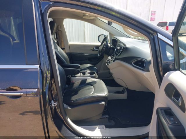 Chrysler Pacifica | 3