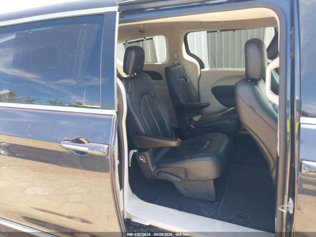 Chrysler Pacifica | 6