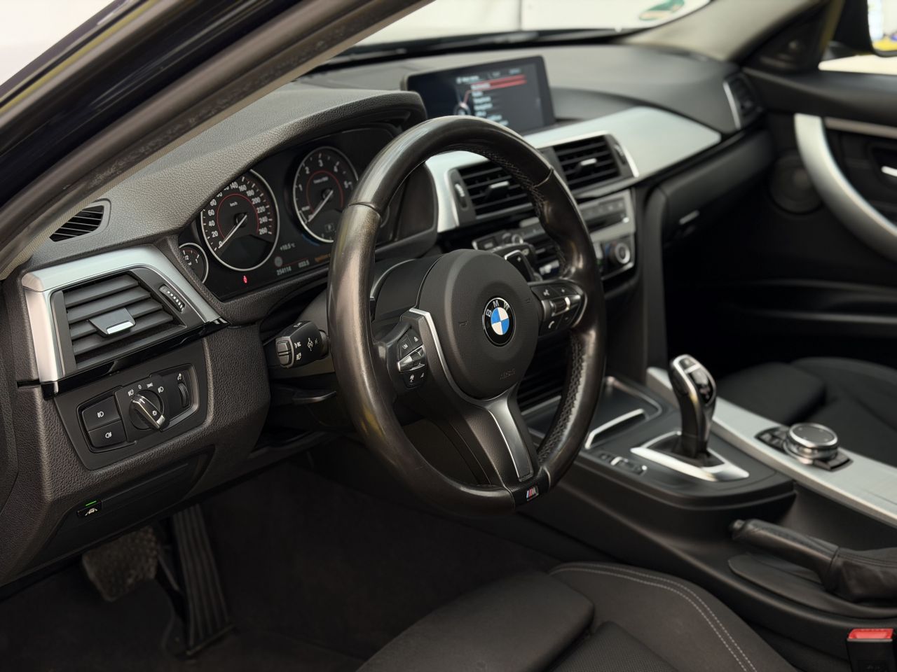 BMW 320 | 8