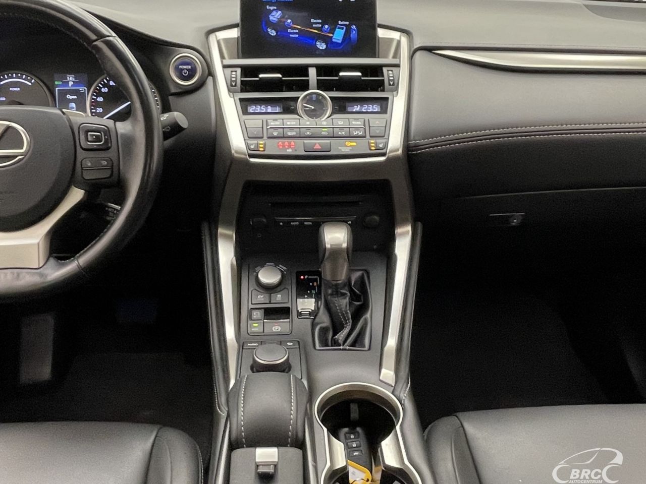 Lexus NX 300h | 14