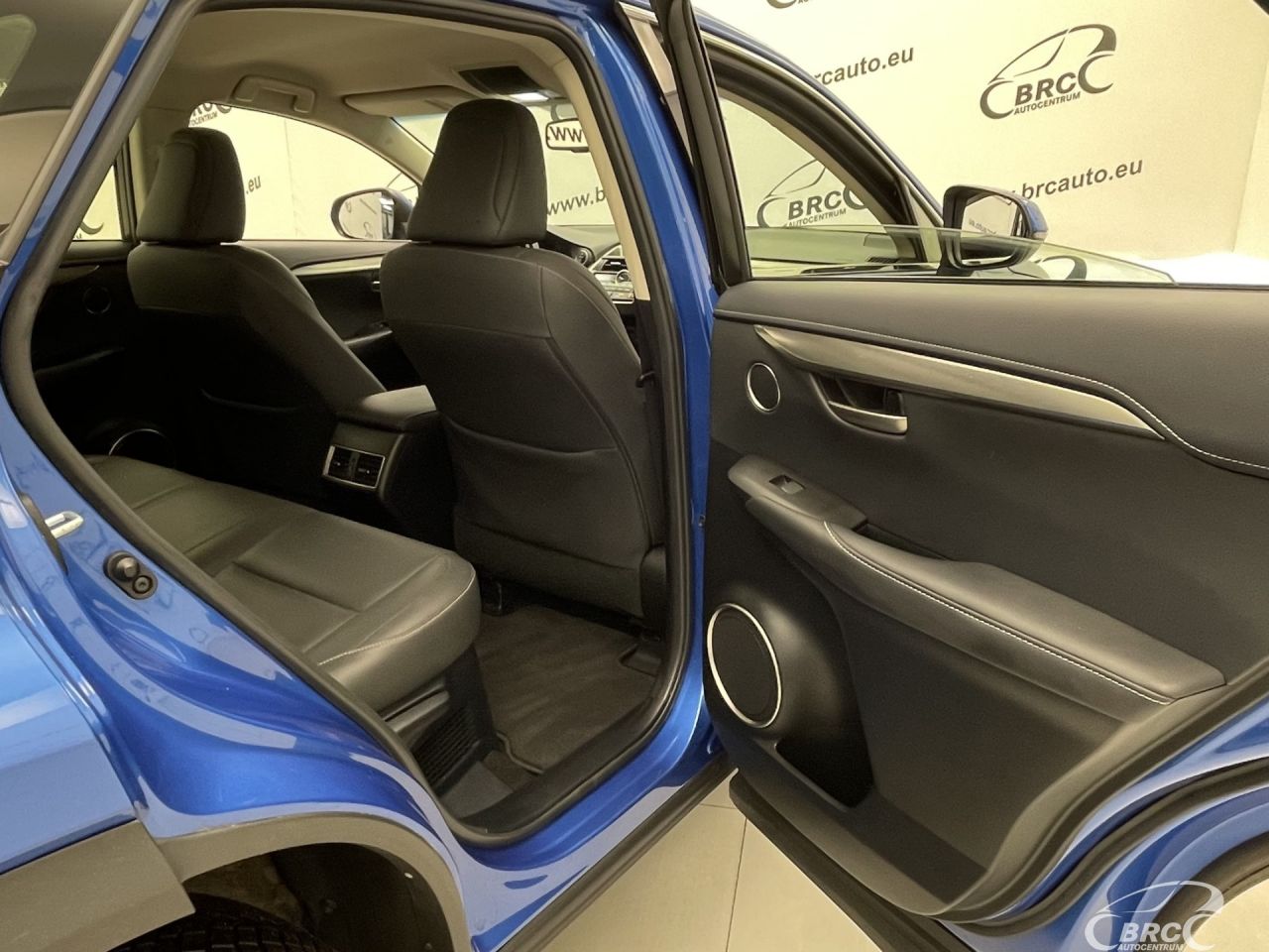 Lexus NX 300h | 13