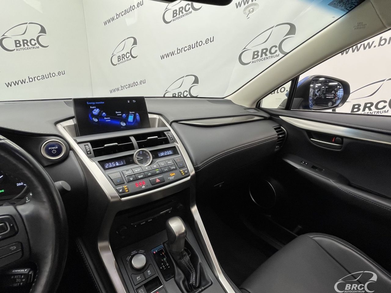 Lexus NX 300h | 26