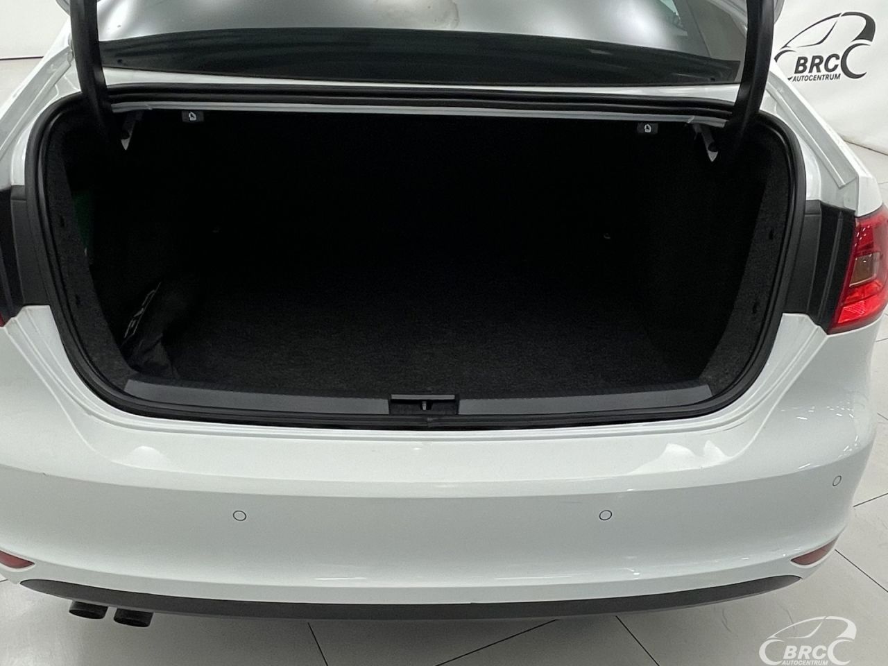 Volkswagen Jetta | 37