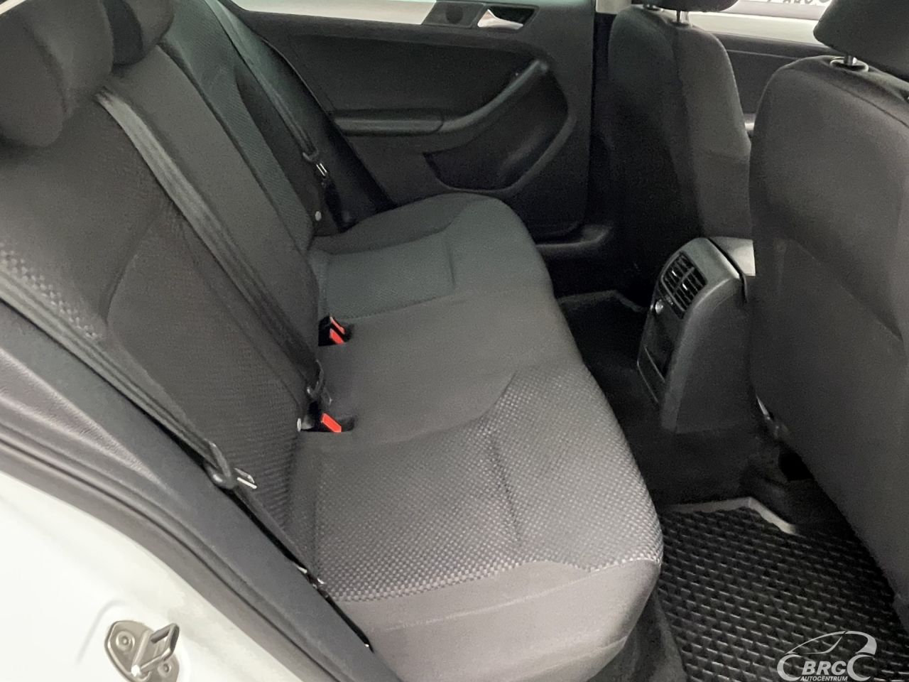 Volkswagen Jetta | 9