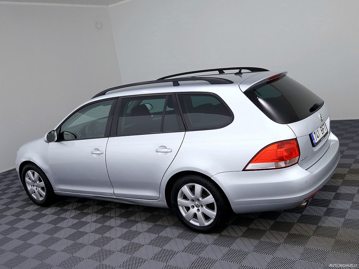 Volkswagen Golf | 3