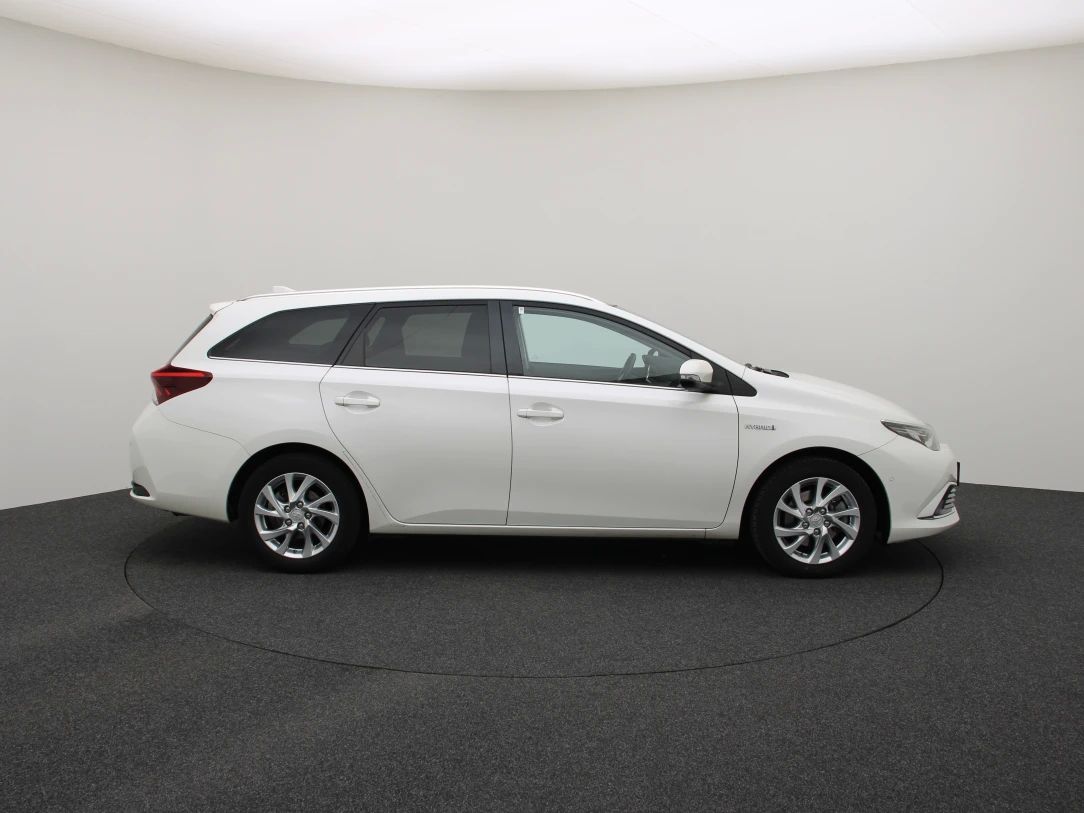 Toyota Auris | 8