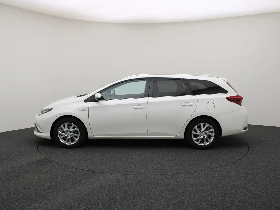 Toyota Auris | 5
