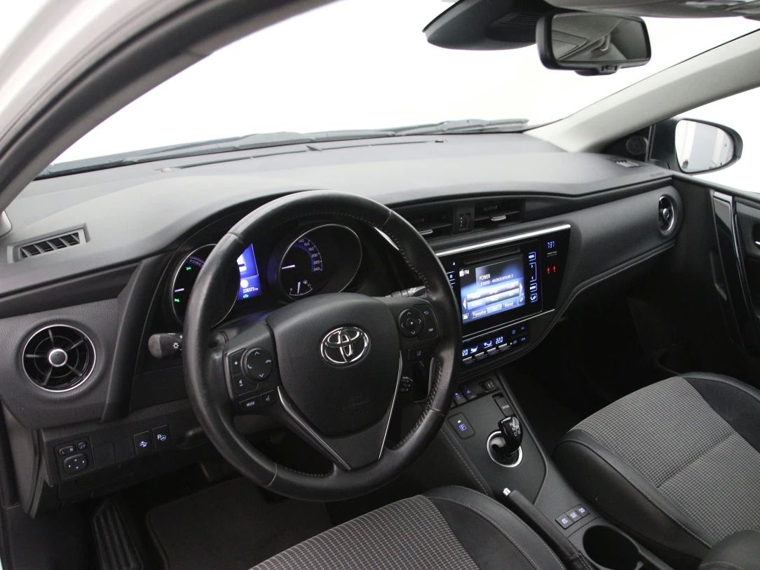 Toyota Auris | 15