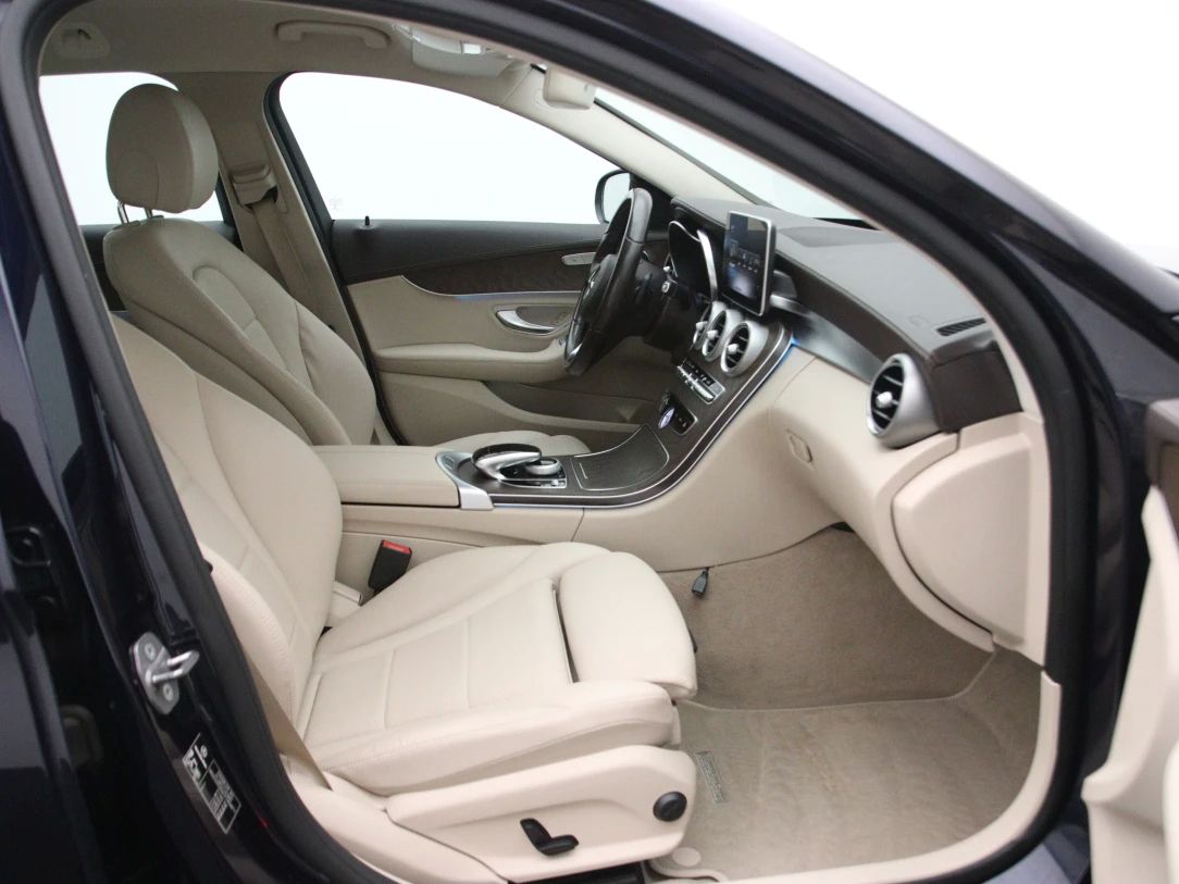 Mercedes-Benz C220 | 13