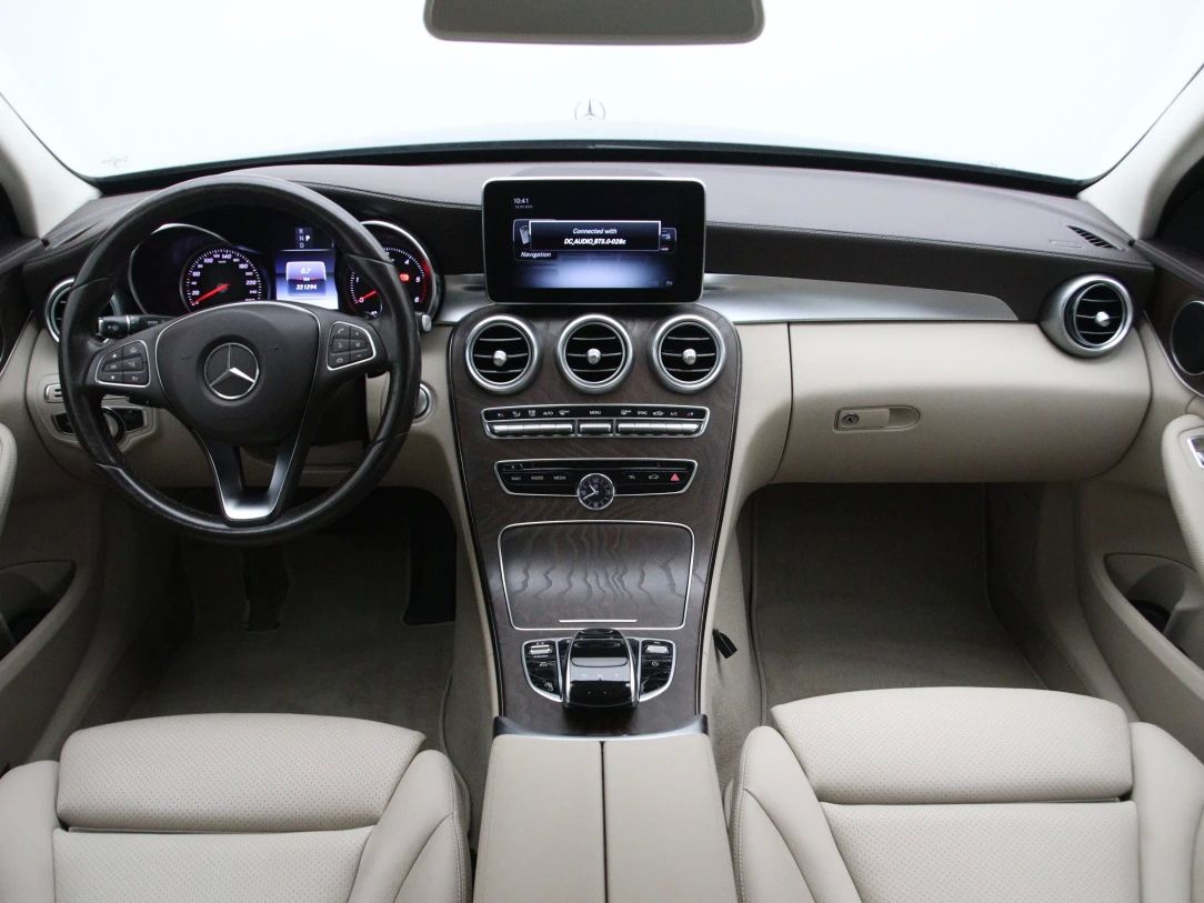 Mercedes-Benz C220 | 1