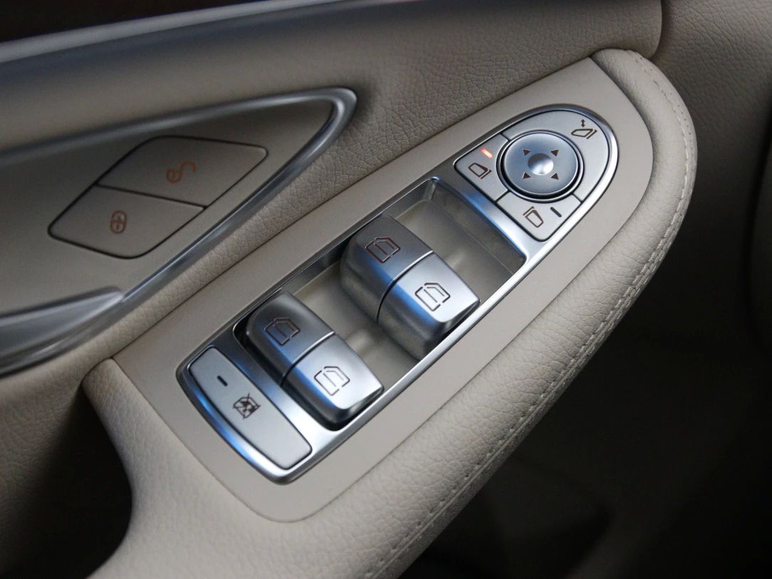 Mercedes-Benz C220 | 24